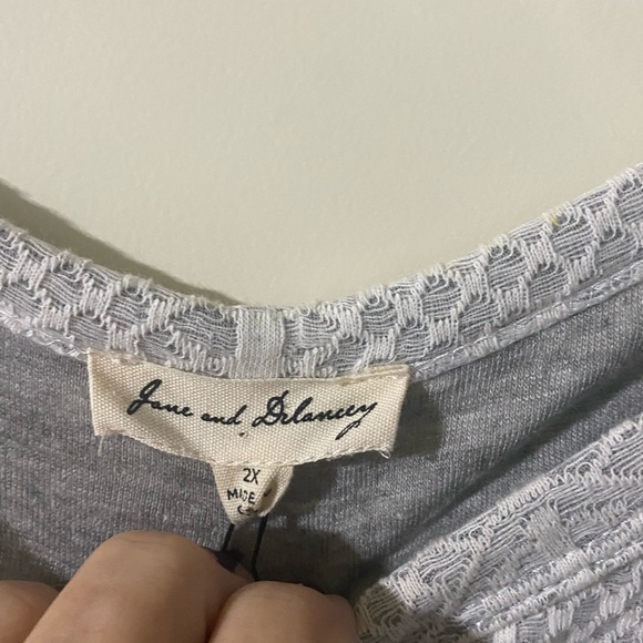 Jane and Delancey Woman’s long Sleeve Knit Top - Picture 6 of 6